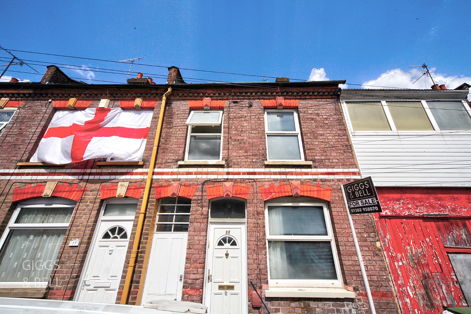 3 bed terraced house for sale in Tavistock Crescent, Luton, LU1 