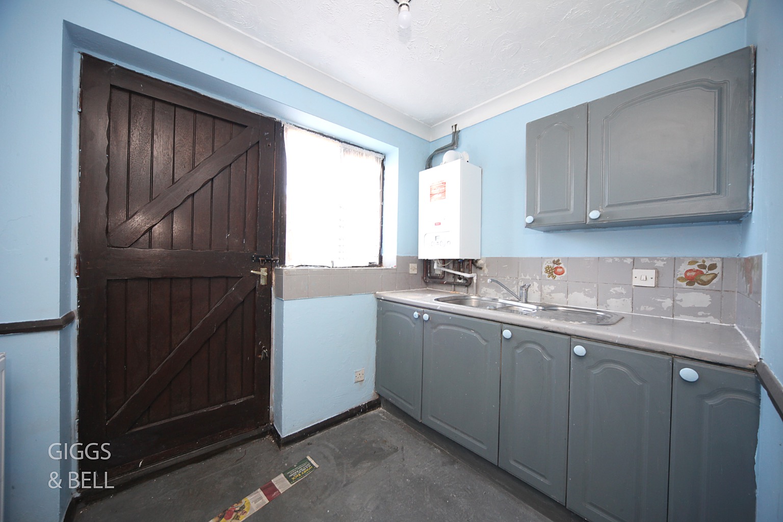 3 bed detached house for sale in Linacres, Luton 9