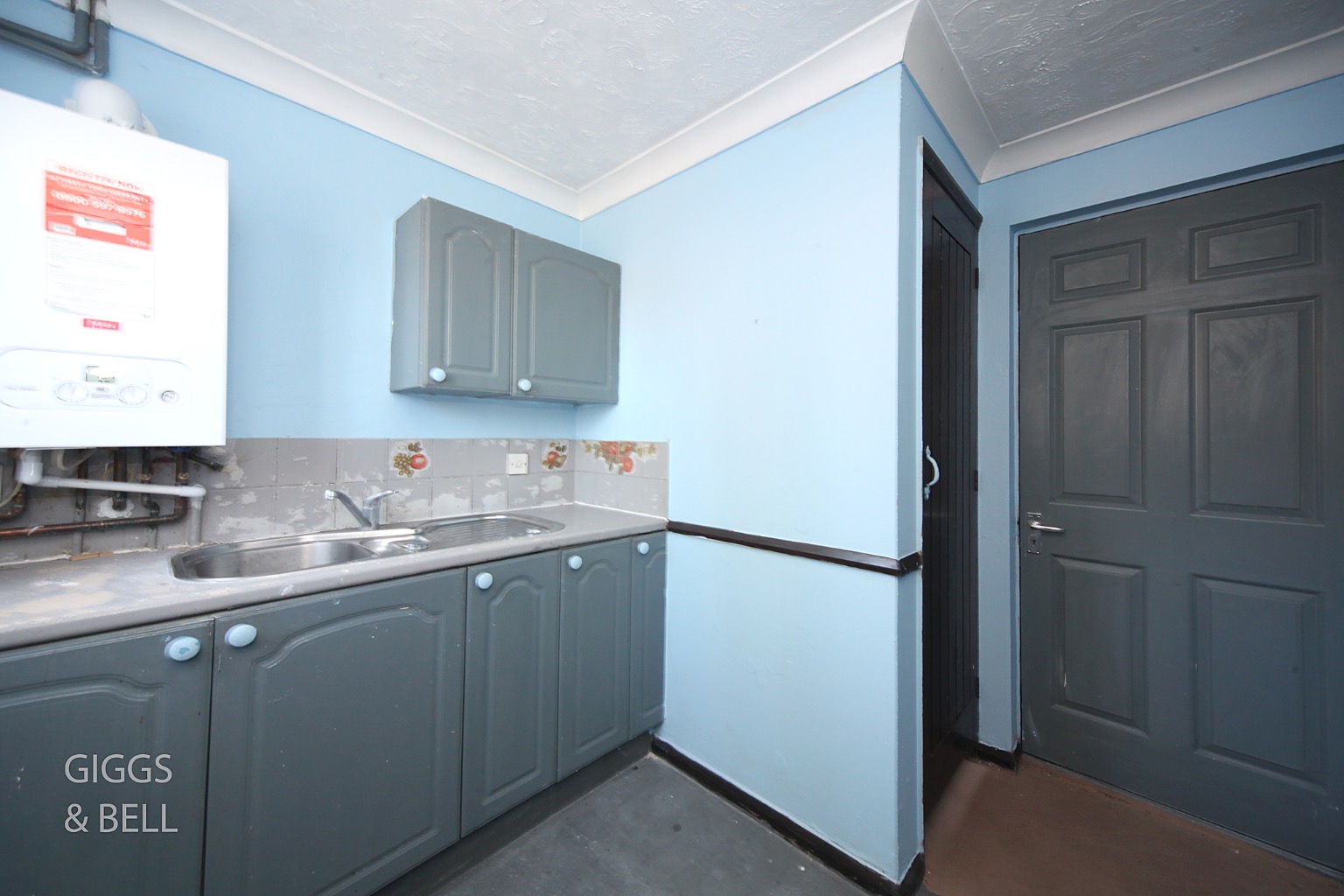 3 bed detached house for sale in Linacres, Luton 10