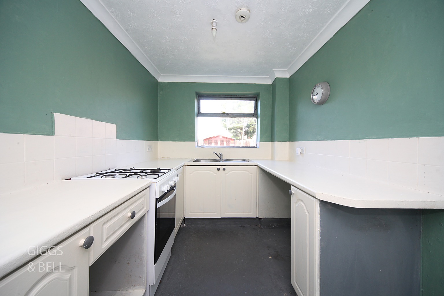 3 bed detached house for sale in Linacres, Luton 7