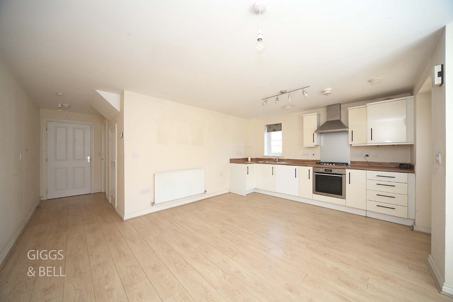1 bed ground floor maisonette for sale in Verde Close, Luton 2
