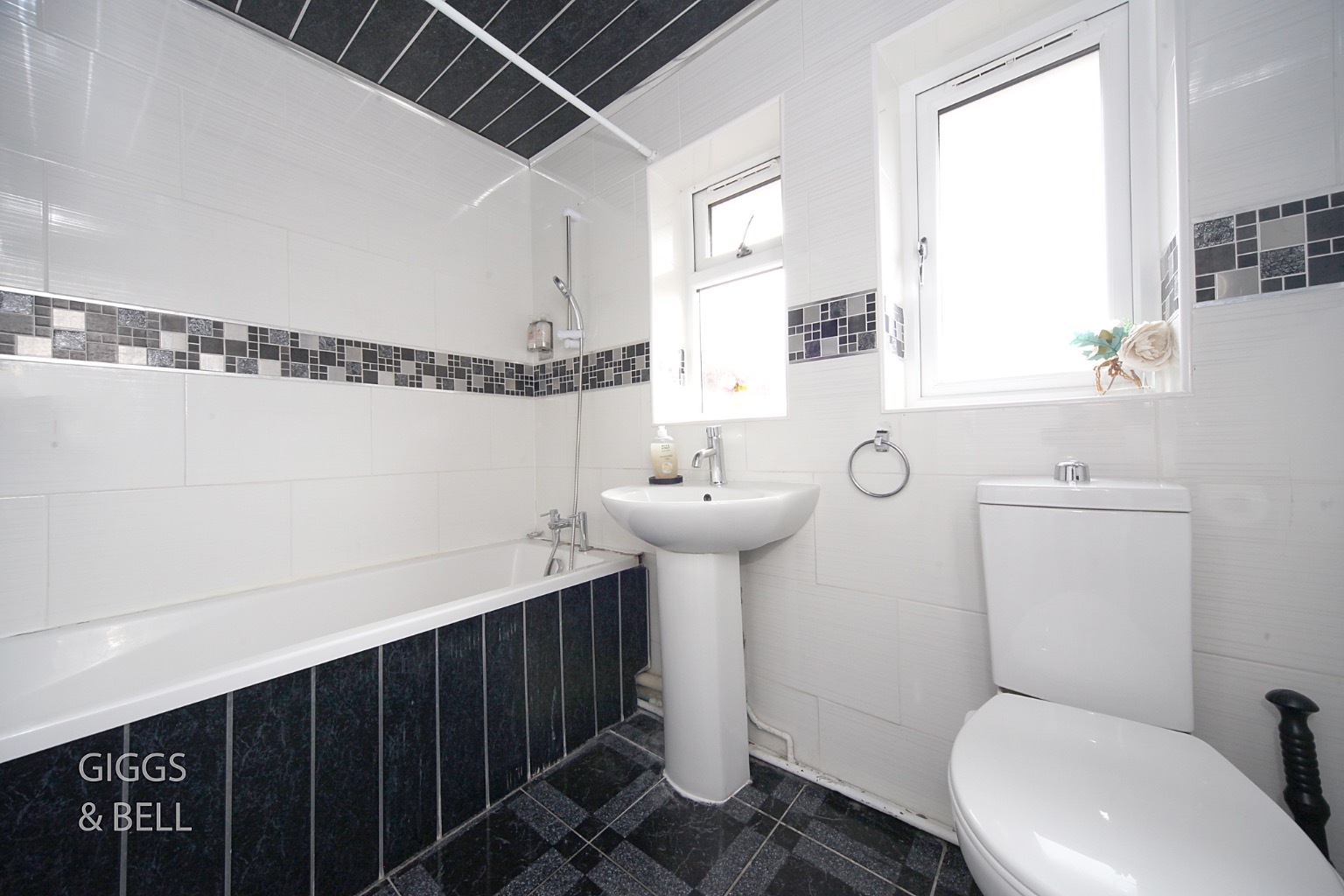 6 bed semi-detached house for sale in Cowridge Crescent, Luton 18