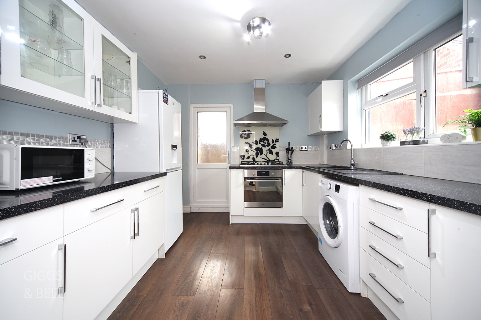 6 bed semi-detached house for sale in Cowridge Crescent, Luton  - Property Image 5