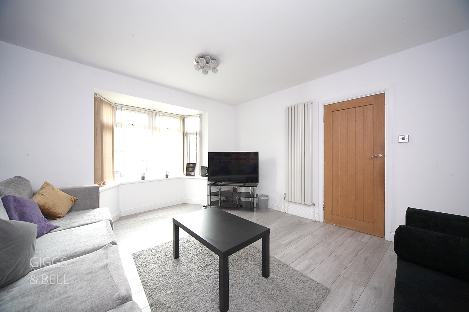 6 bed semi-detached house for sale in Cowridge Crescent, Luton 2