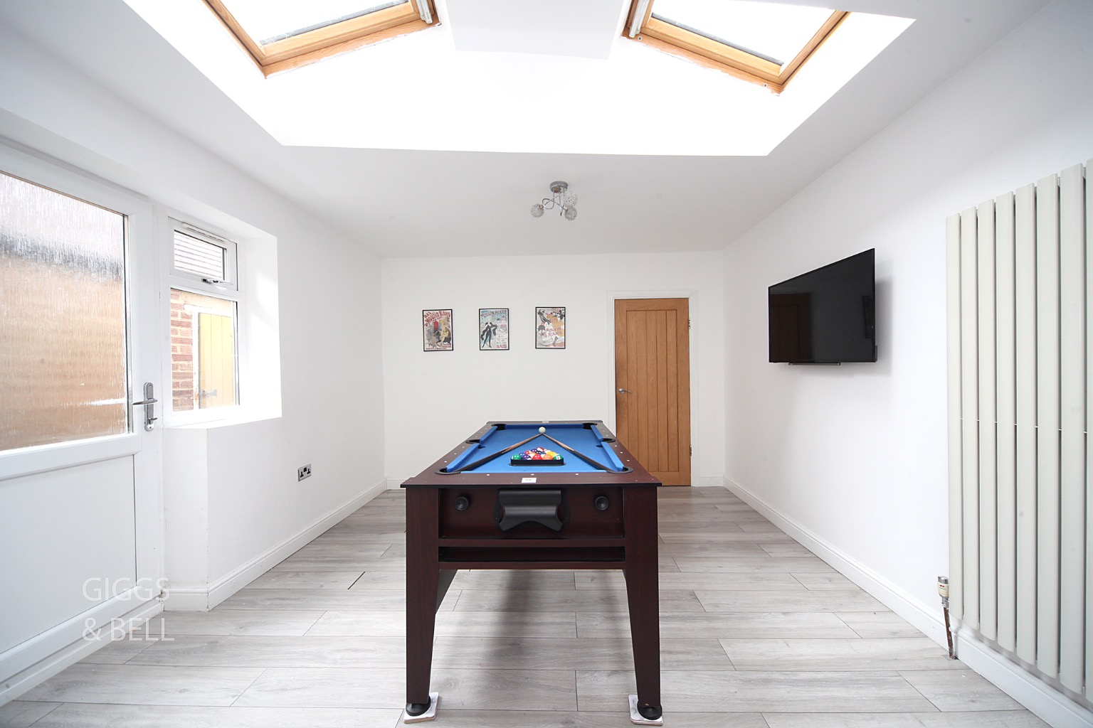6 bed semi-detached house for sale in Cowridge Crescent, Luton 8