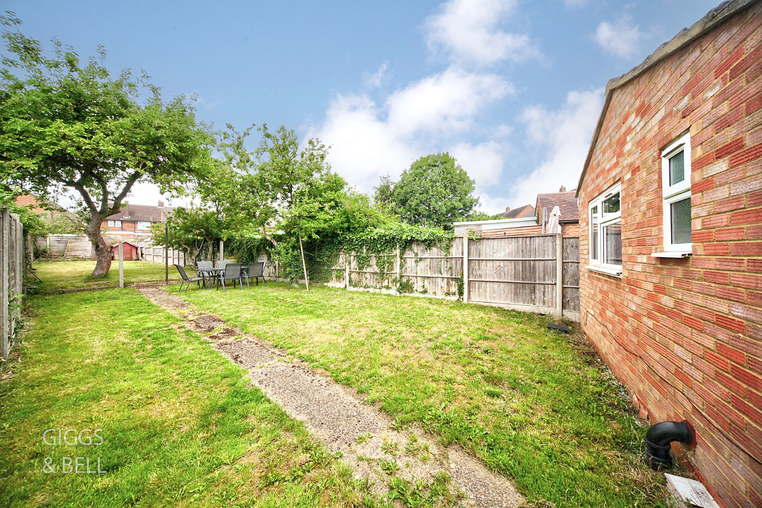 6 bed semi-detached house for sale in Cowridge Crescent, Luton  - Property Image 23