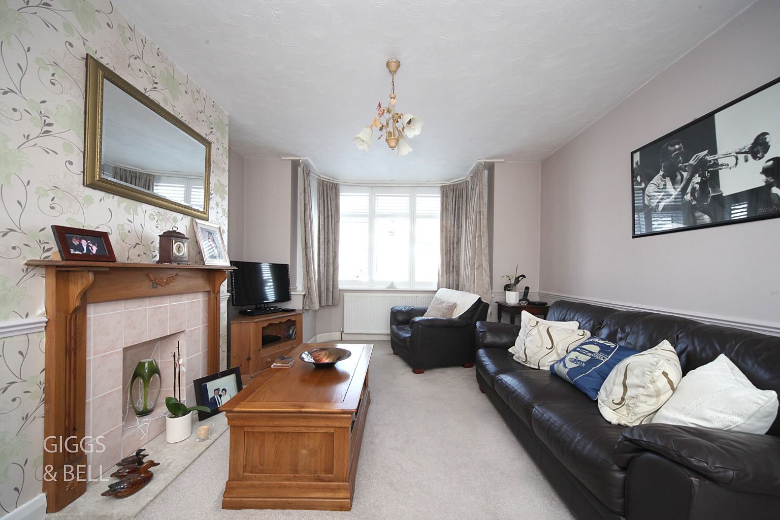 3 bed semi-detached house for sale in Strathmore Avenue, Luton 2