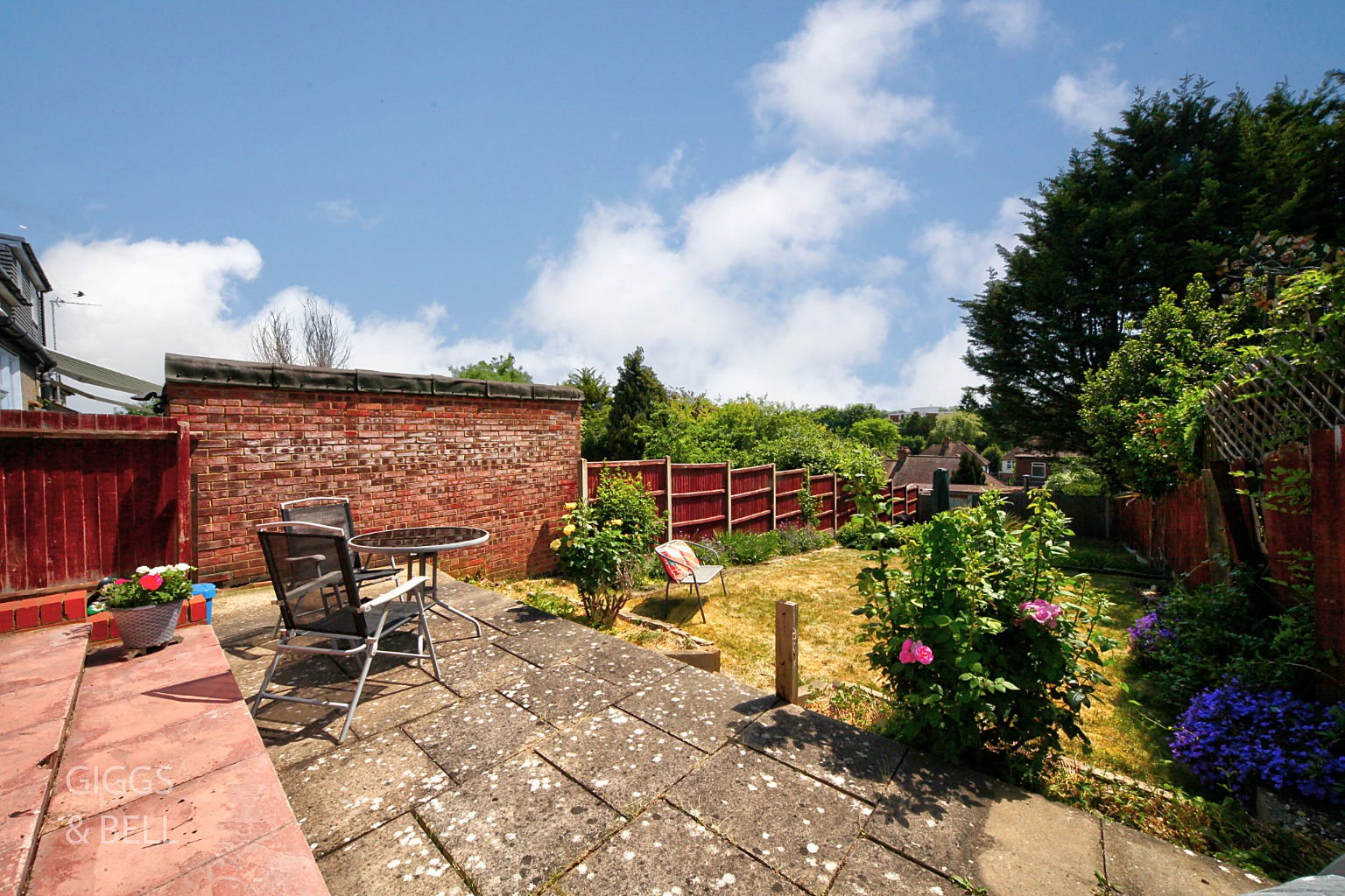 3 bed semi-detached house for sale in Strathmore Avenue, Luton  - Property Image 18