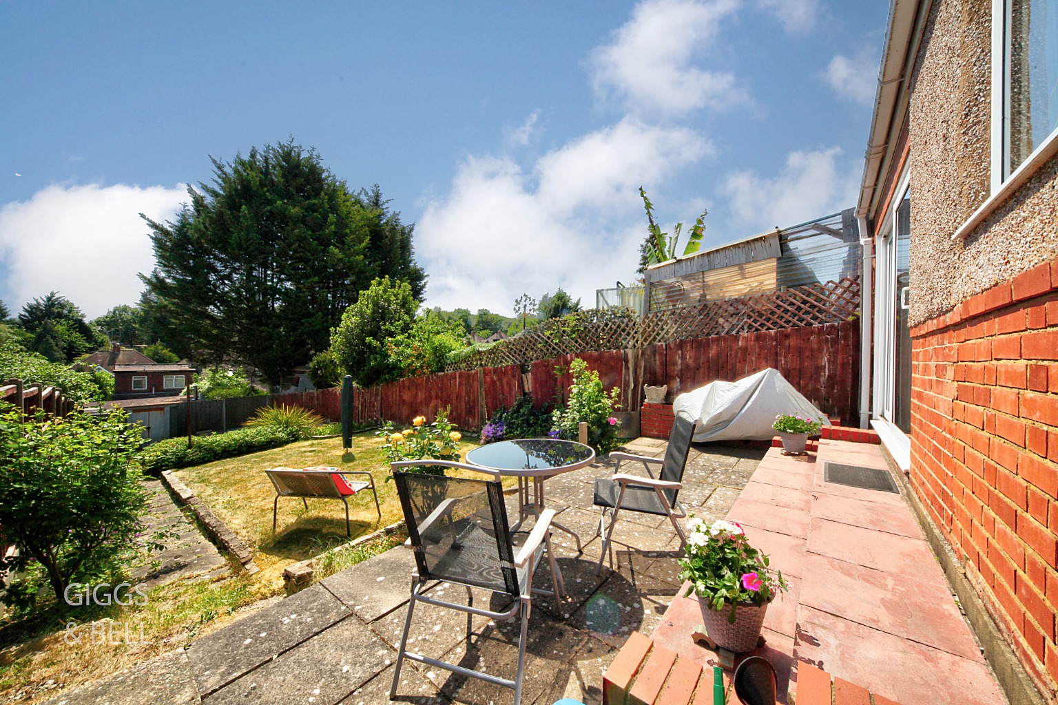 3 bed semi-detached house for sale in Strathmore Avenue, Luton  - Property Image 17