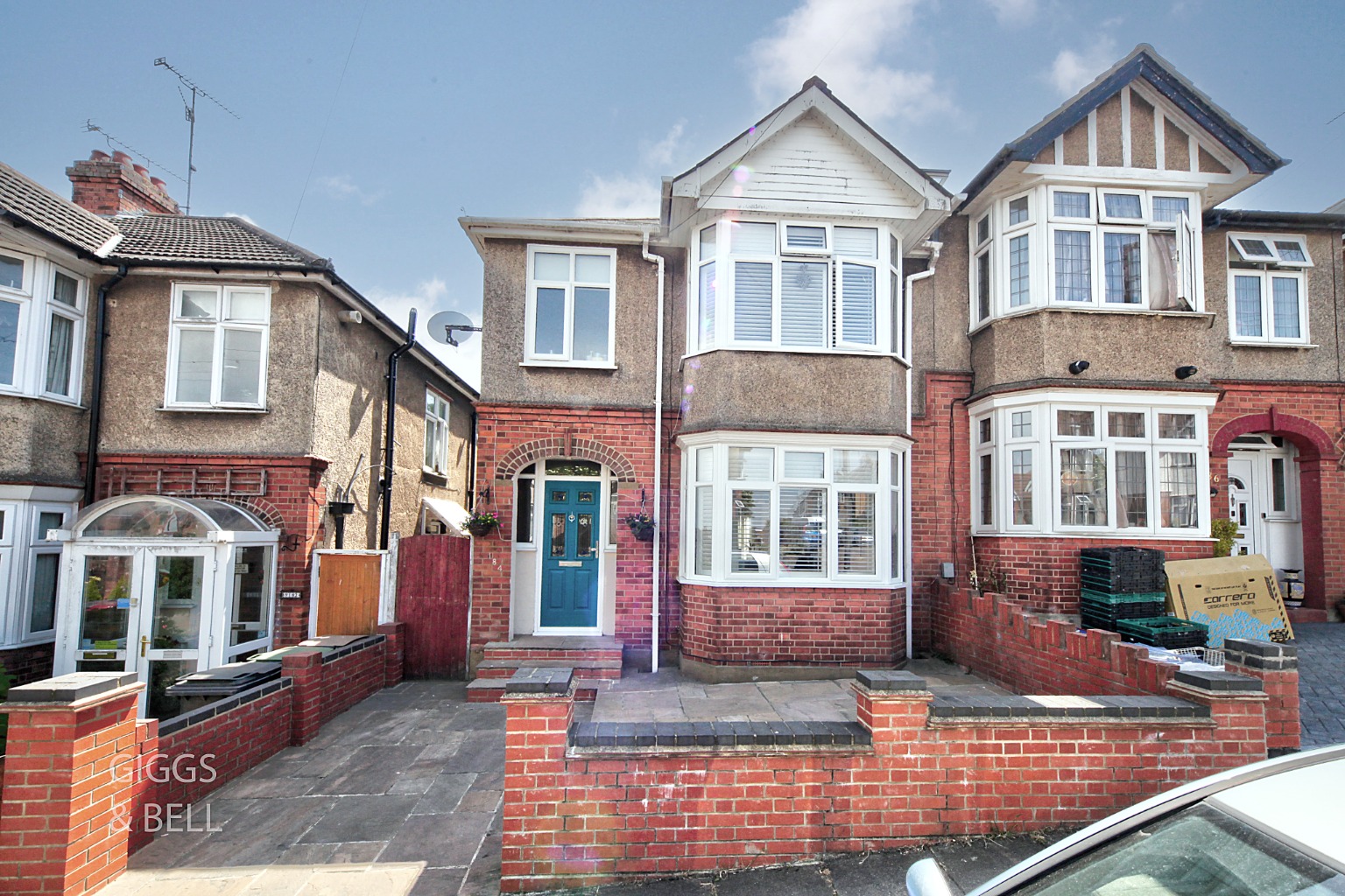 3 bed semi-detached house for sale in Strathmore Avenue, Luton  - Property Image 1
