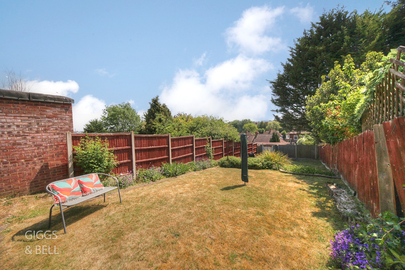 3 bed semi-detached house for sale in Strathmore Avenue, Luton 20