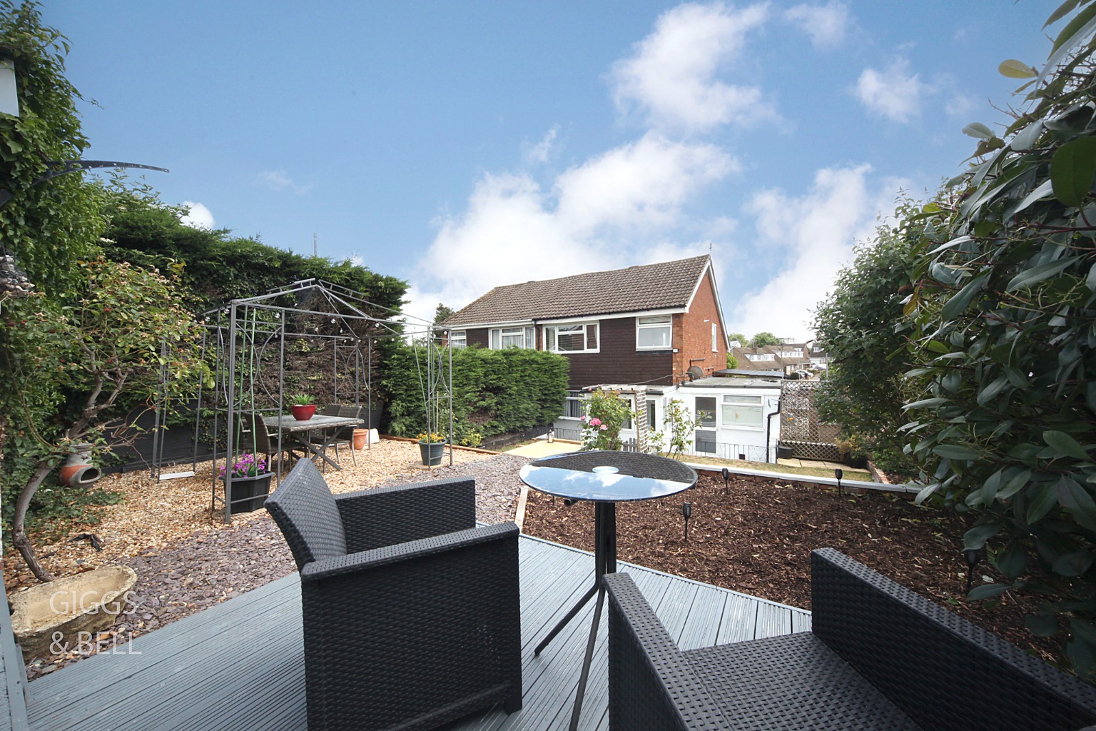 3 bed semi-detached house for sale in Icknield Way, Luton 22