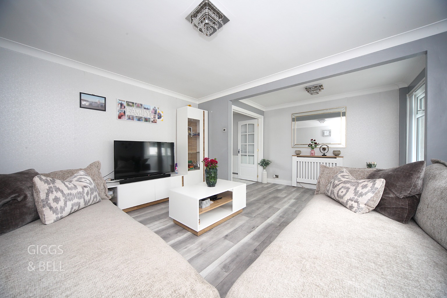 3 bed semi-detached house for sale in Icknield Way, Luton  - Property Image 7