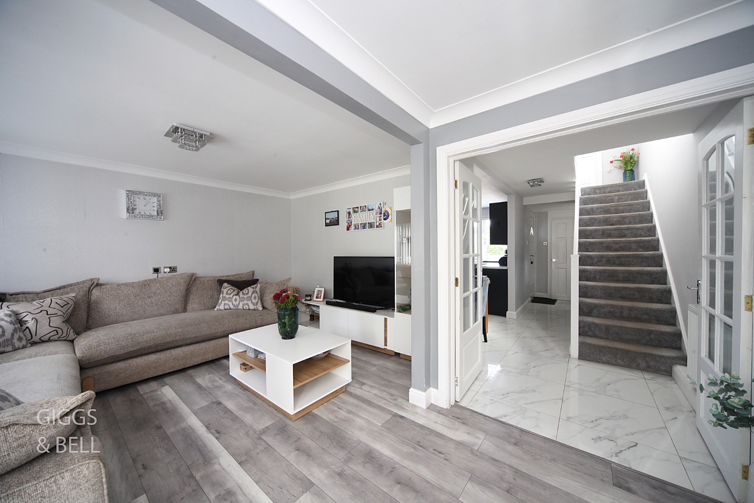 3 bed semi-detached house for sale in Icknield Way, Luton  - Property Image 9
