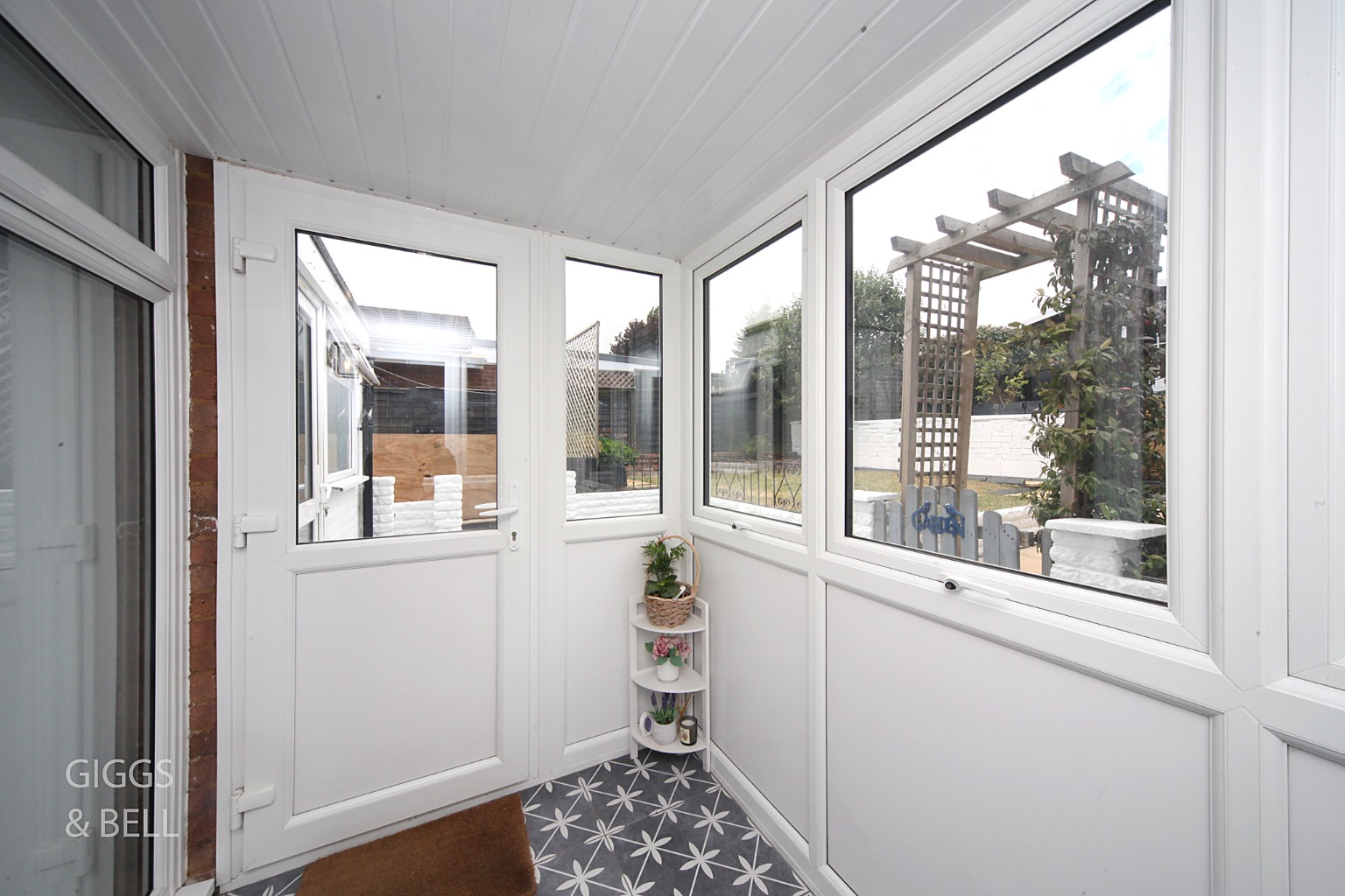3 bed semi-detached house for sale in Icknield Way, Luton 9