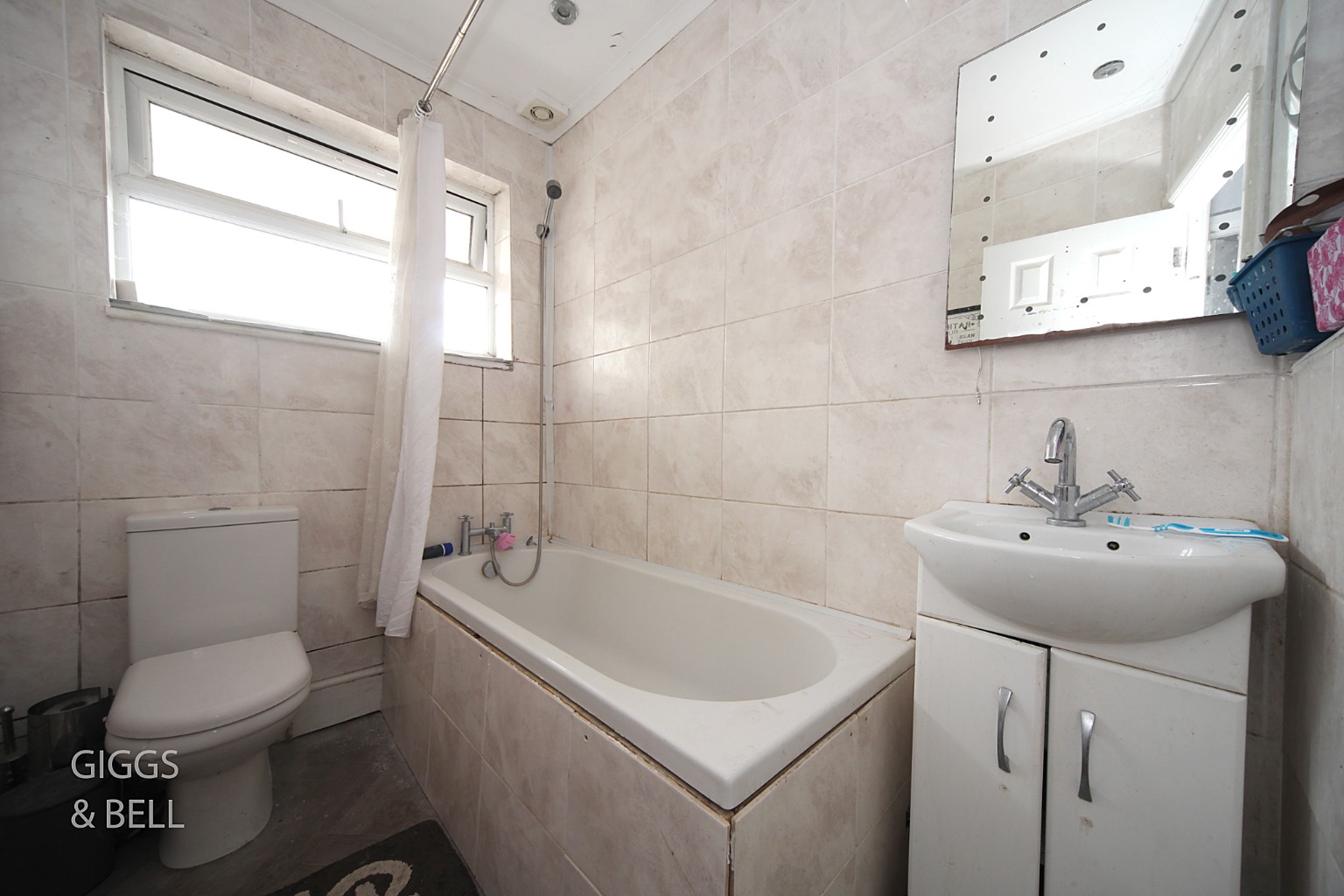 3 bed terraced house for sale in Stanford Road, Luton  - Property Image 13