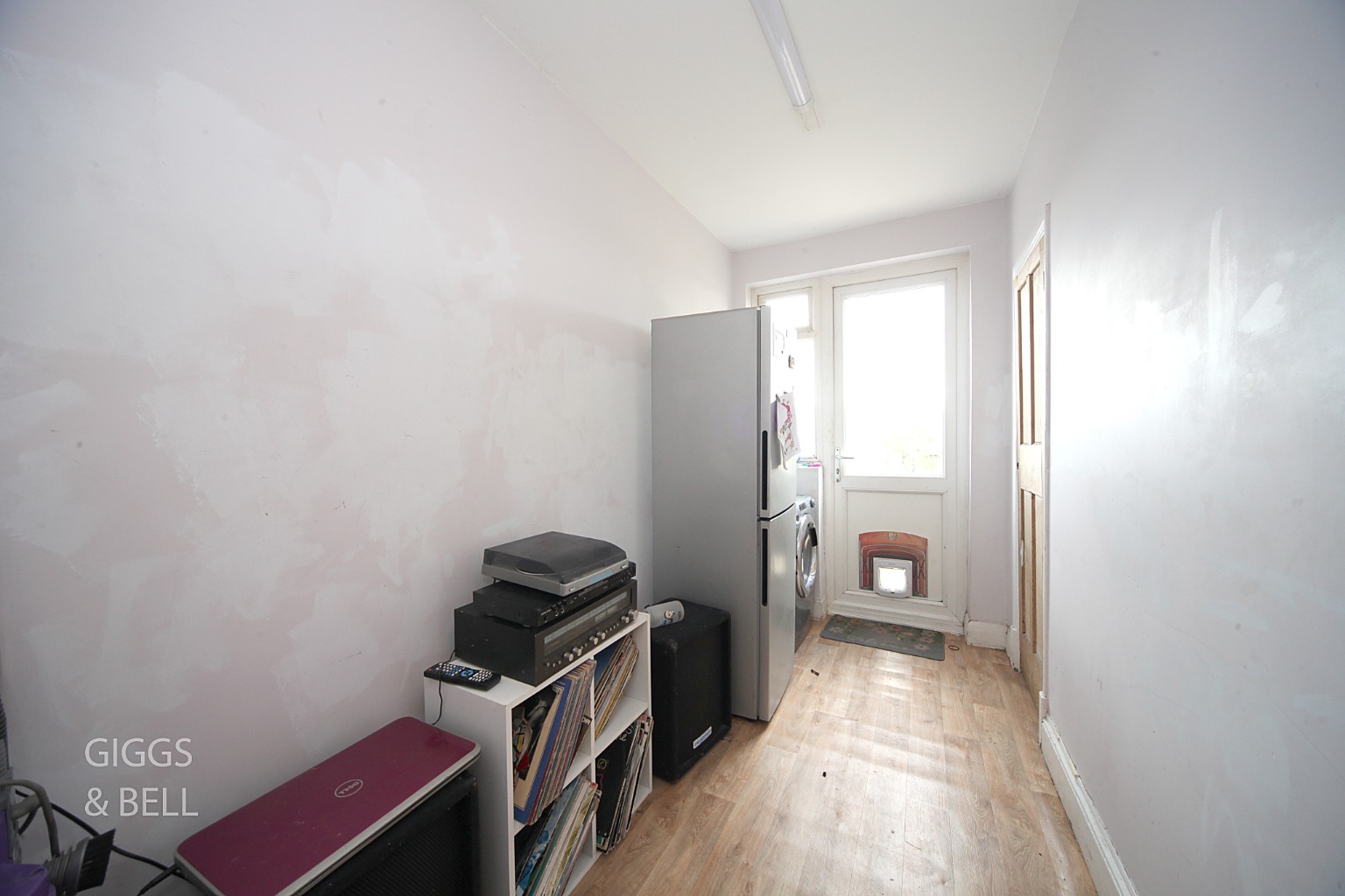 3 bed terraced house for sale in Stanford Road, Luton  - Property Image 6