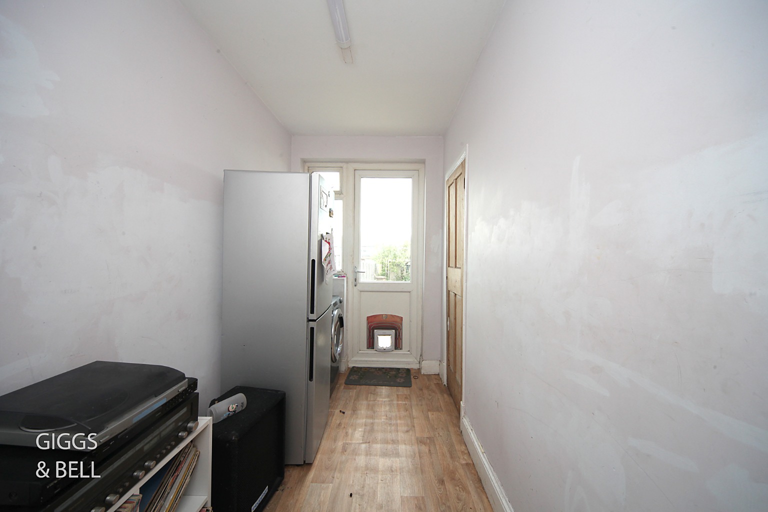 3 bed terraced house for sale in Stanford Road, Luton  - Property Image 7