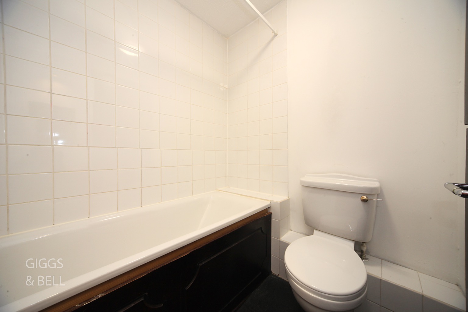 2 bed terraced house for sale in Rochford Drive, Luton 13