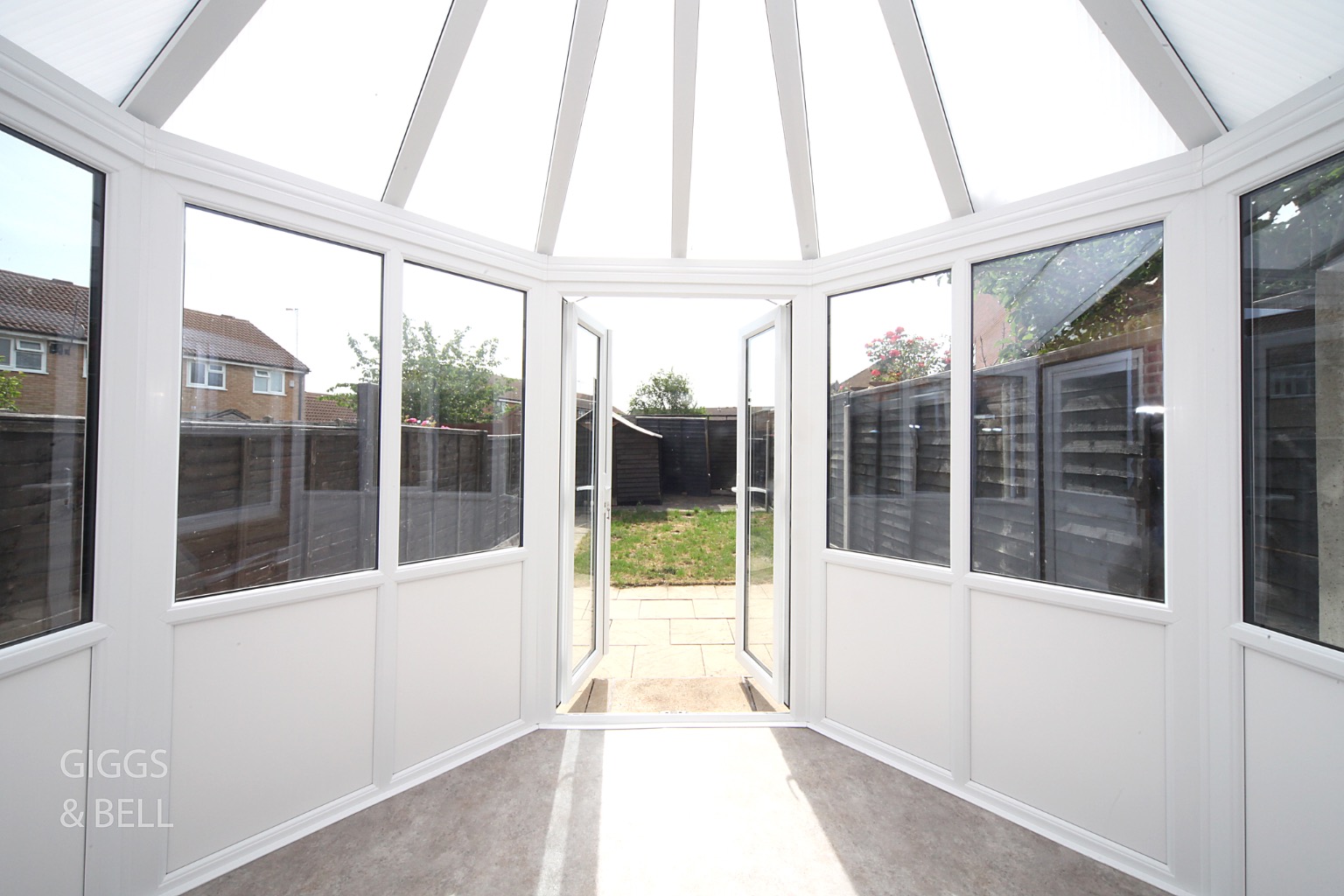 2 bed terraced house for sale in Rochford Drive, Luton 6