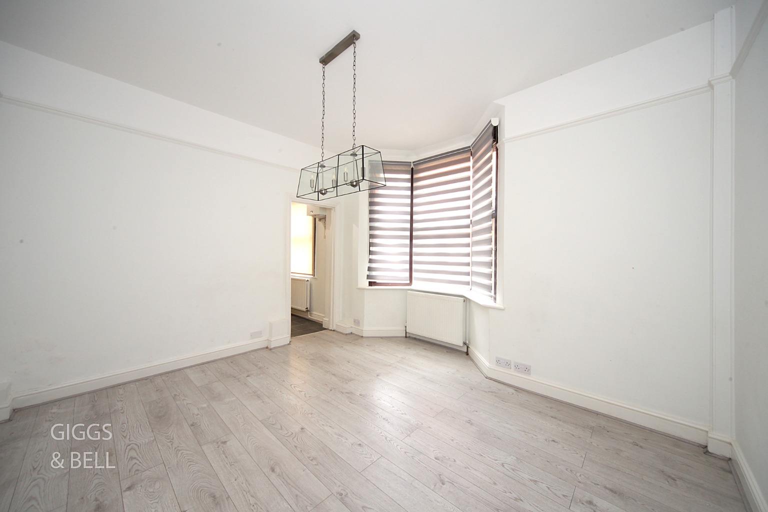 4 bed semi-detached house for sale in West Hill Road, Luton 9