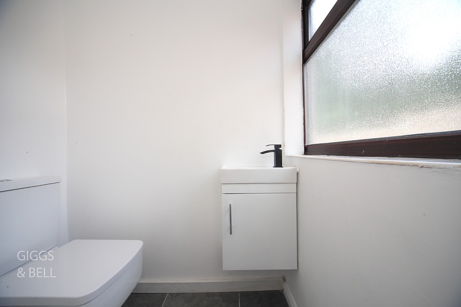 4 bed semi-detached house for sale in West Hill Road, Luton 14
