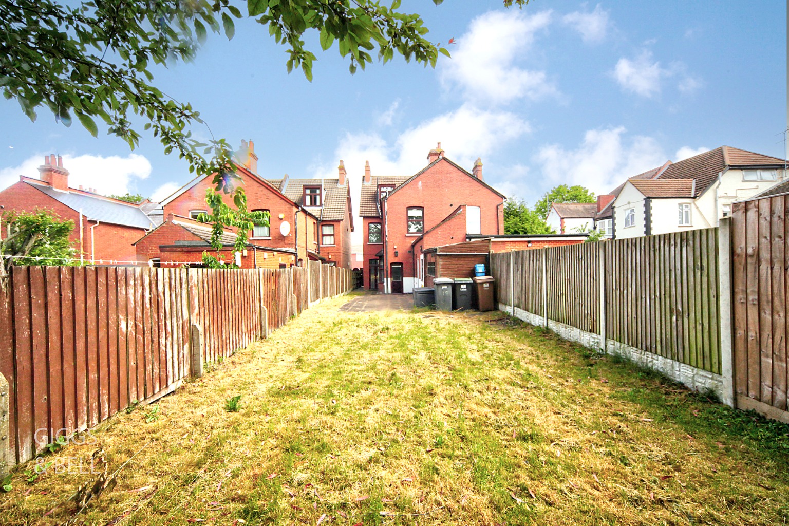 4 bed semi-detached house for sale in West Hill Road, Luton 29