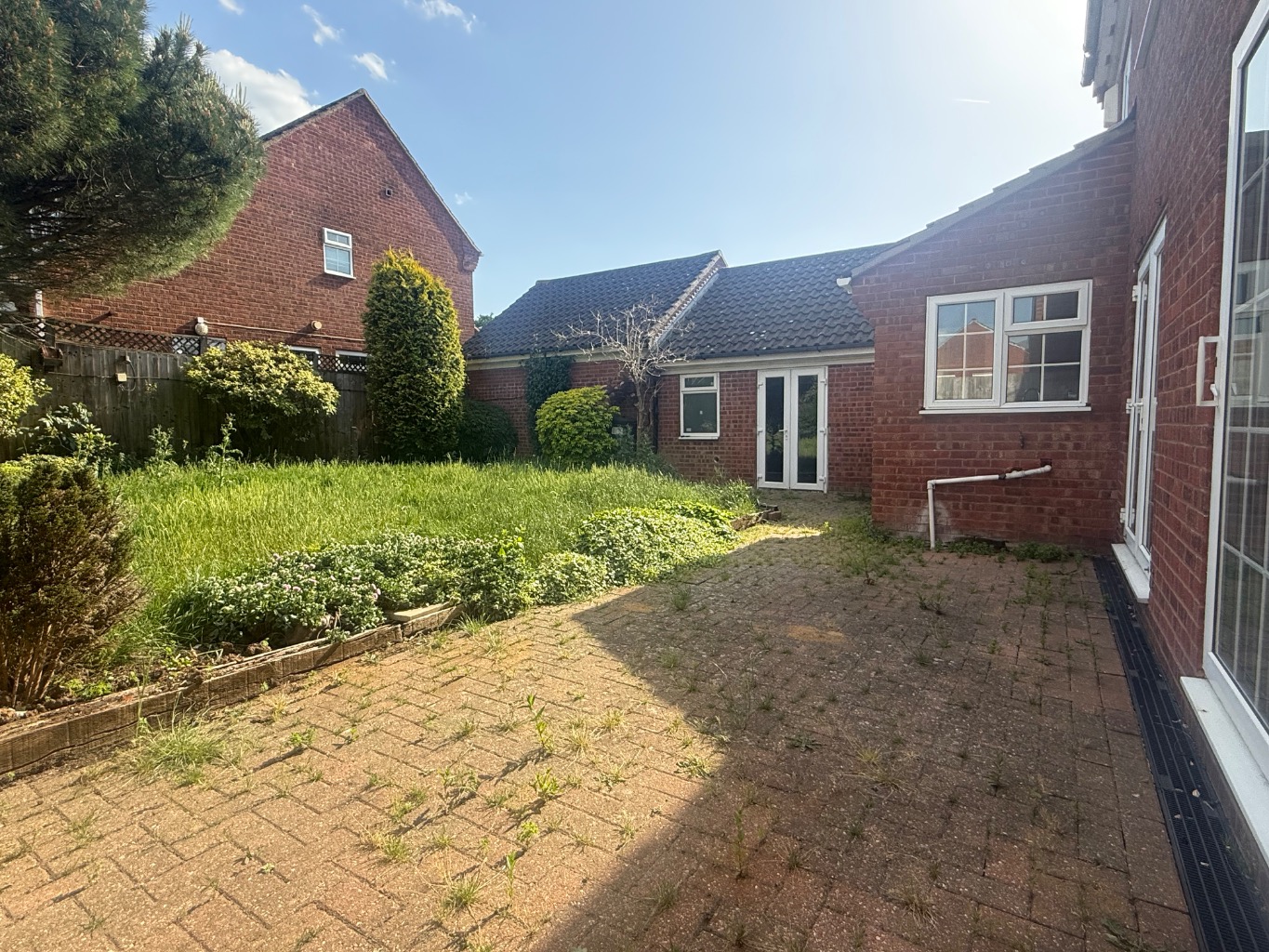 4 bed detached house for sale in Quickswood, Luton 24
