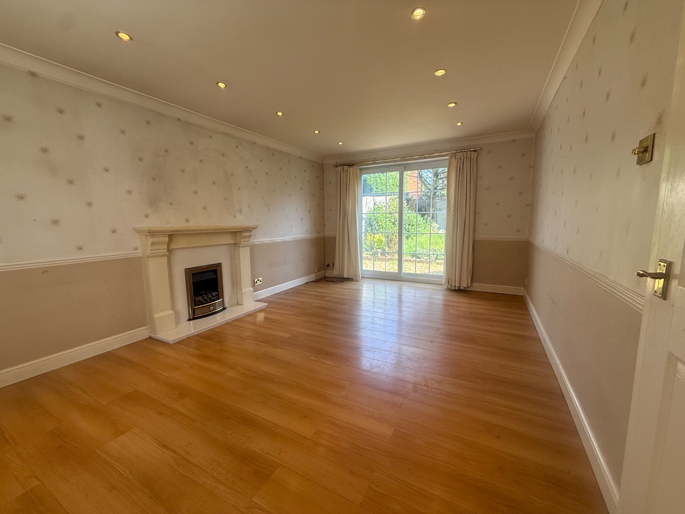 4 bed detached house for sale in Quickswood, Luton 2