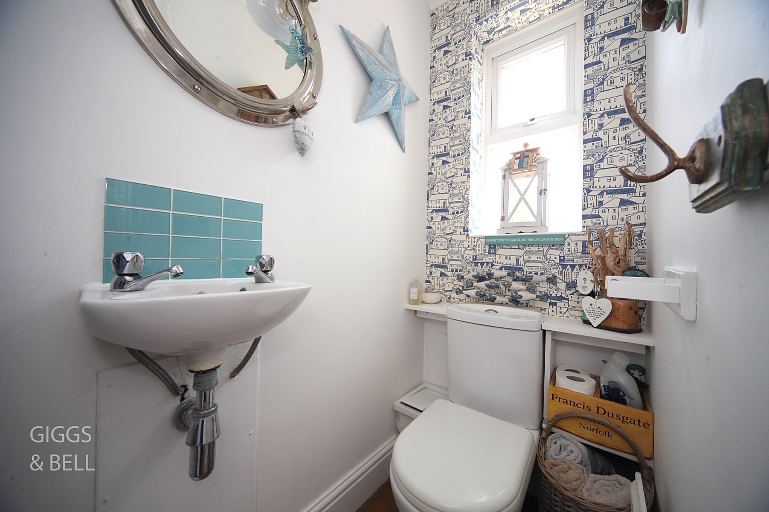 3 bed detached house for sale in Tylers Mead, Luton  - Property Image 3