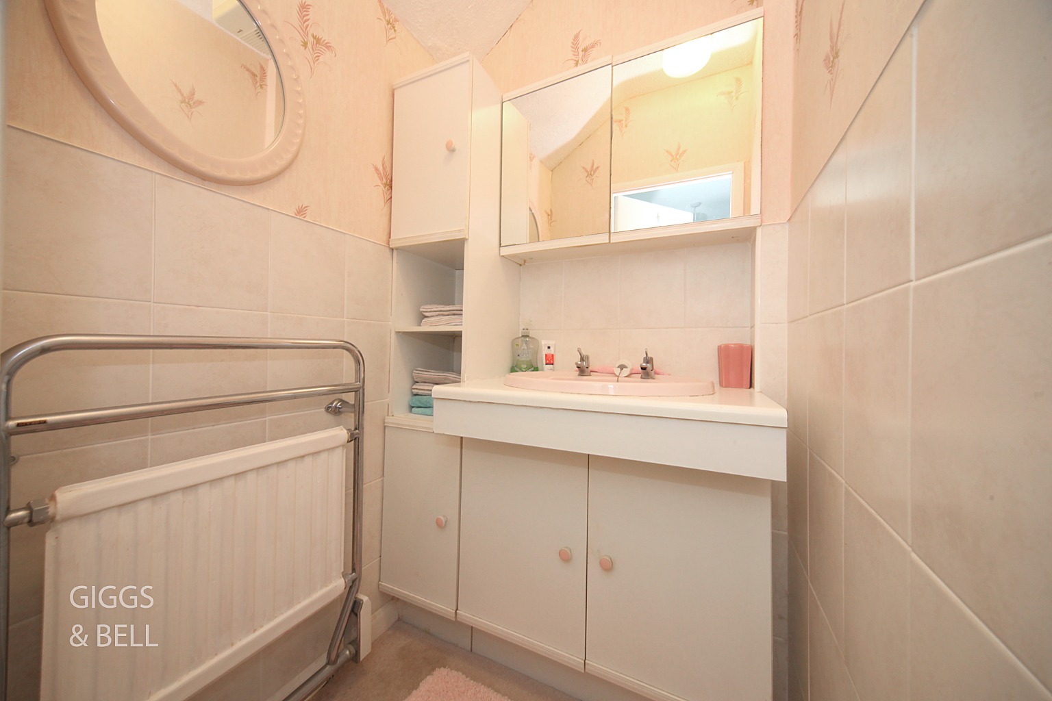3 bed semi-detached house for sale in Eastfield Close, Luton  - Property Image 9