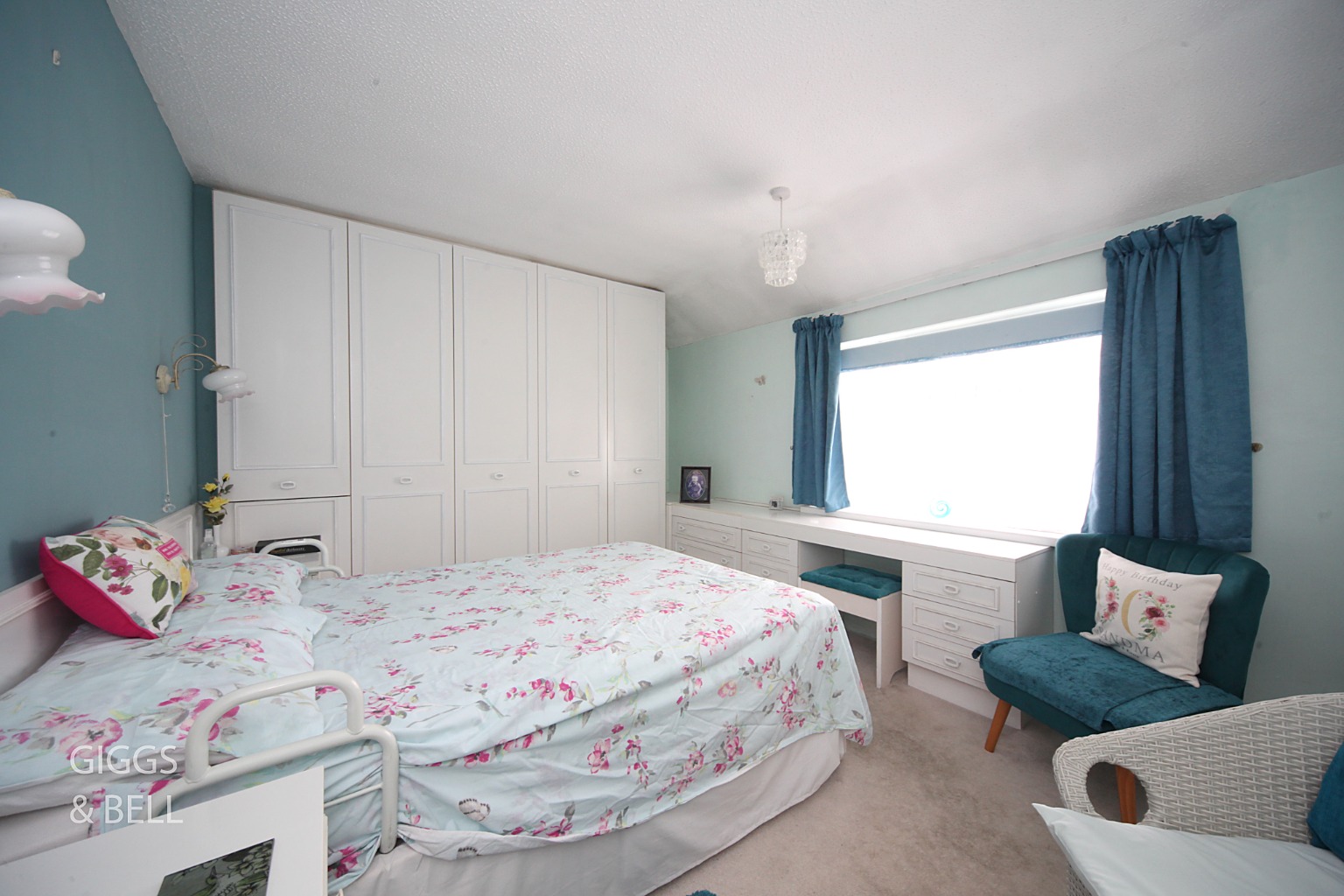 3 bed semi-detached house for sale in Eastfield Close, Luton  - Property Image 7