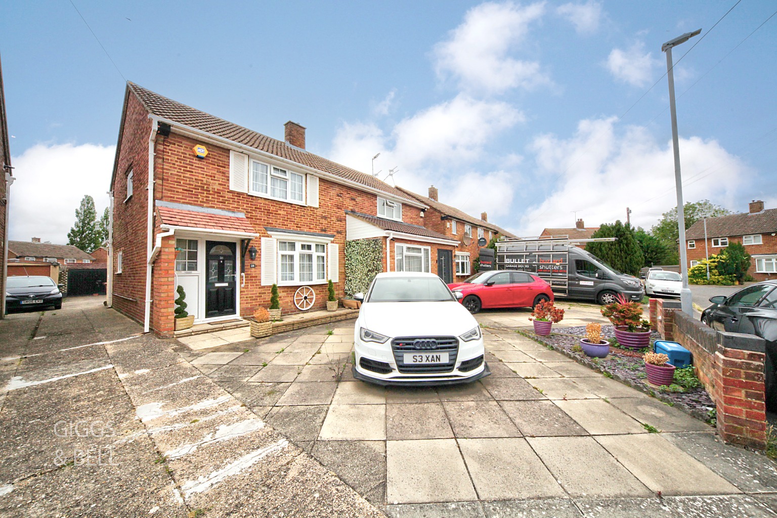 3 bed semi-detached house for sale in Eastfield Close, Luton, LU2 