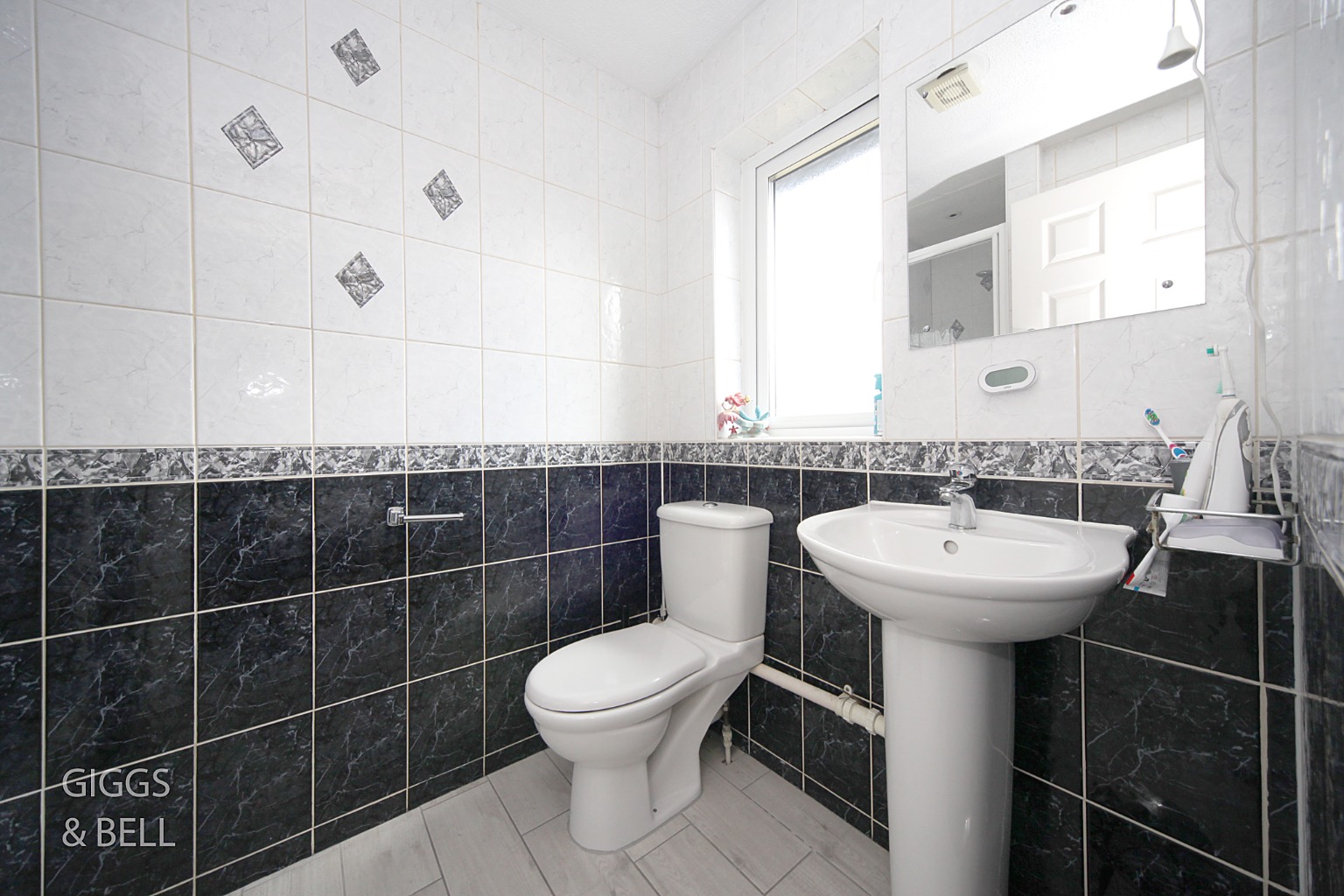 3 bed detached house for sale in Holly Farm Close, Luton 17