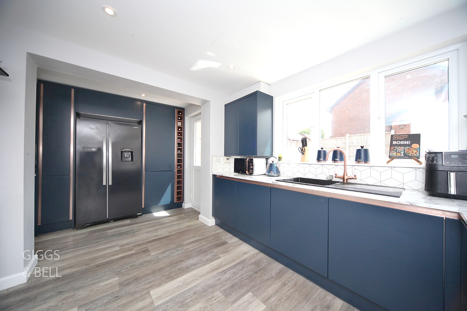 3 bed detached house for sale in Holly Farm Close, Luton 2