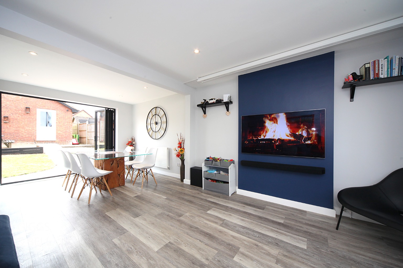 3 bed detached house for sale in Holly Farm Close, Luton  - Property Image 11
