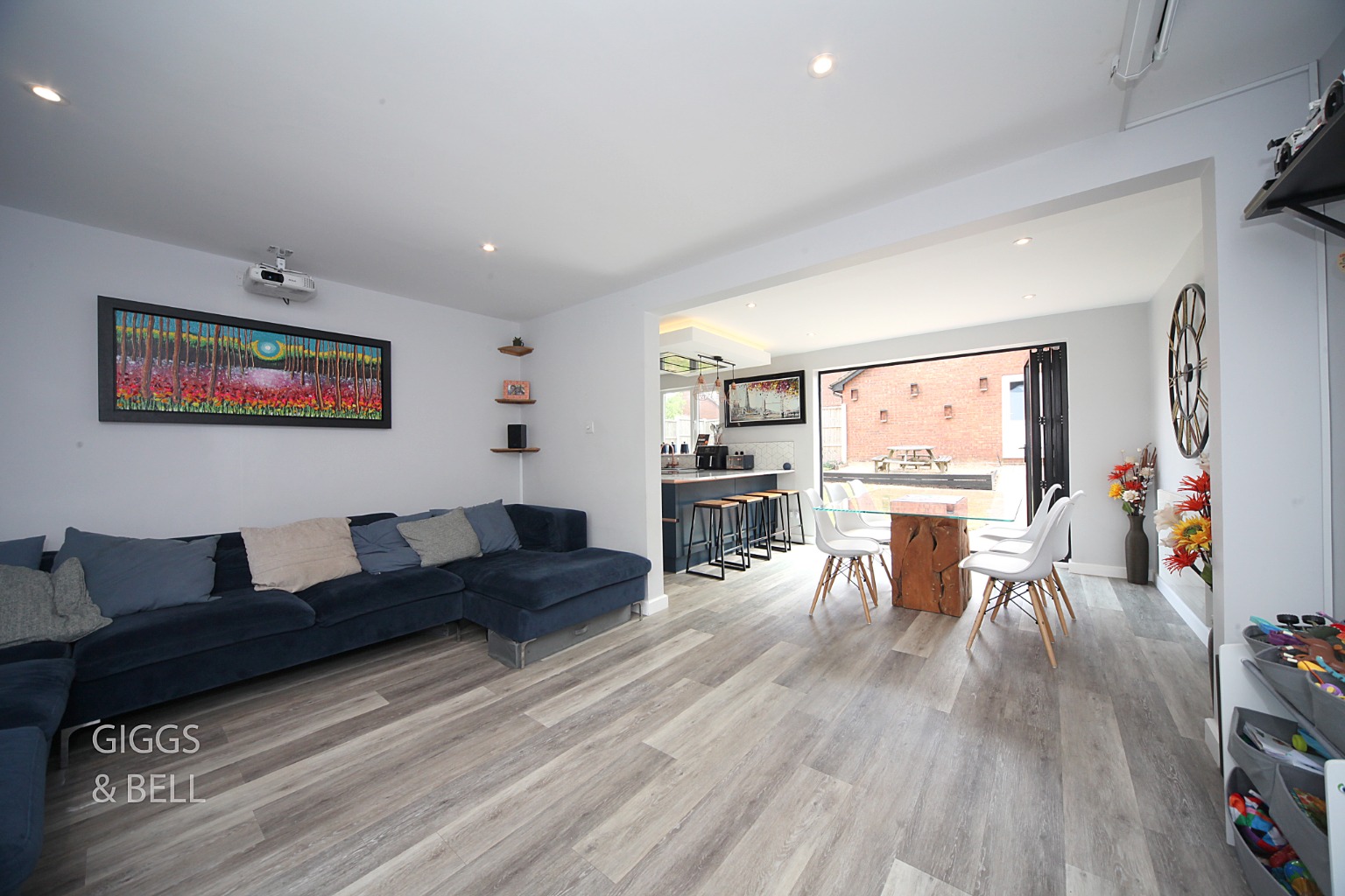 3 bed detached house for sale in Holly Farm Close, Luton 9