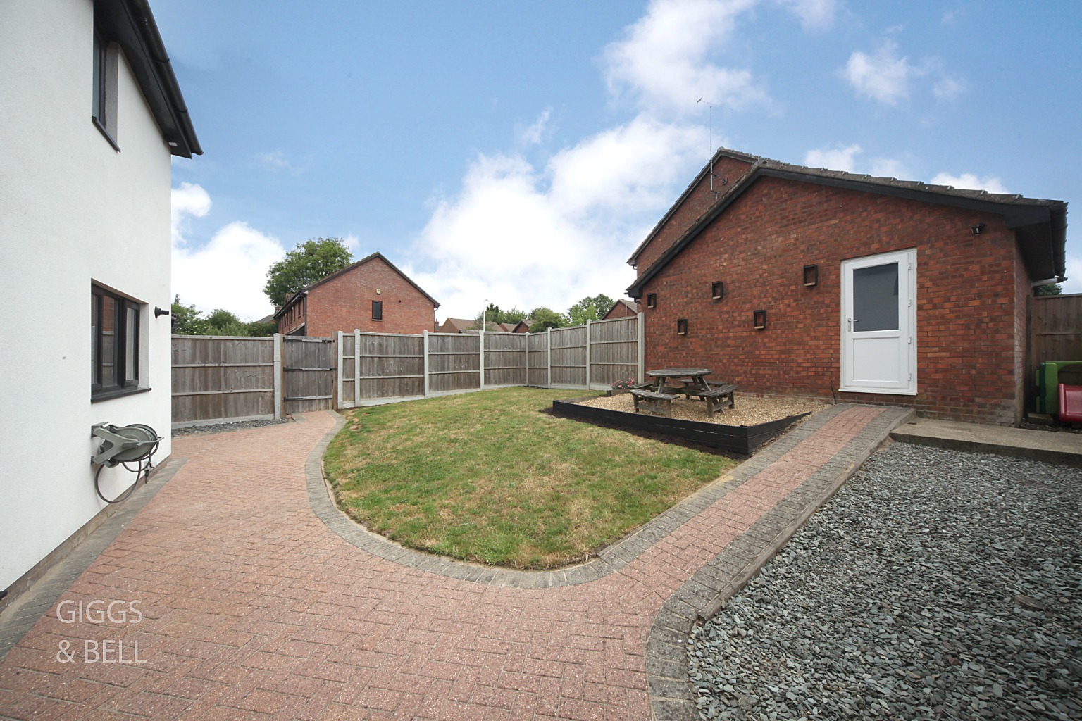 3 bed detached house for sale in Holly Farm Close, Luton  - Property Image 26