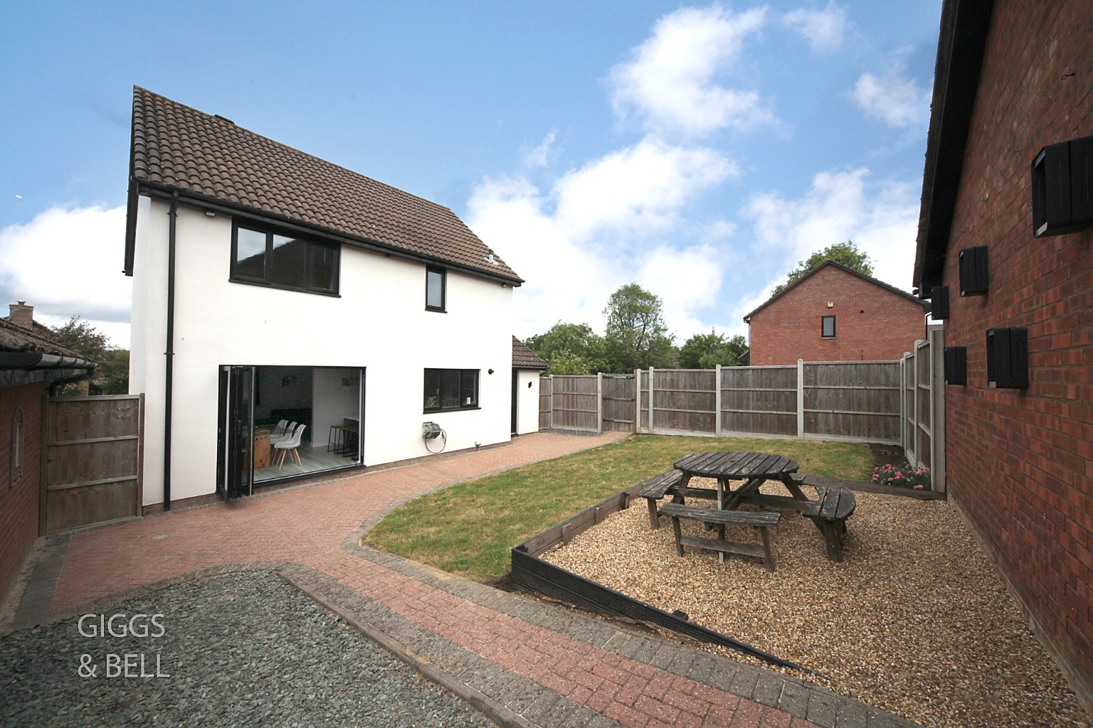3 bed detached house for sale in Holly Farm Close, Luton  - Property Image 27