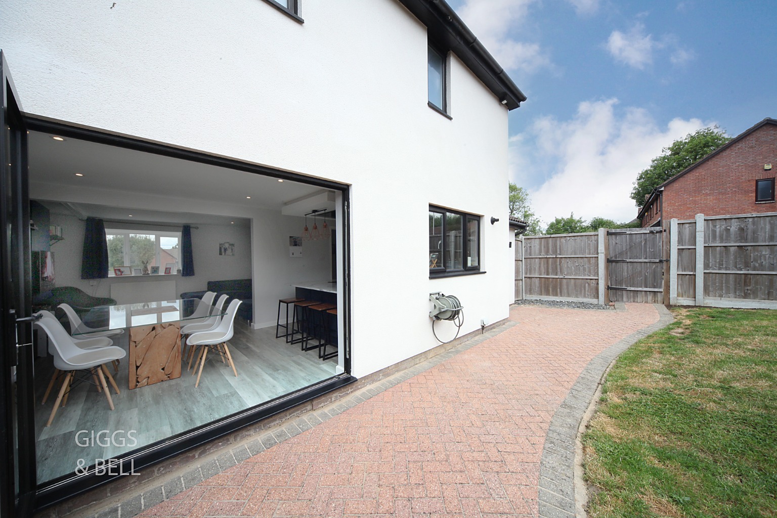 3 bed detached house for sale in Holly Farm Close, Luton 24