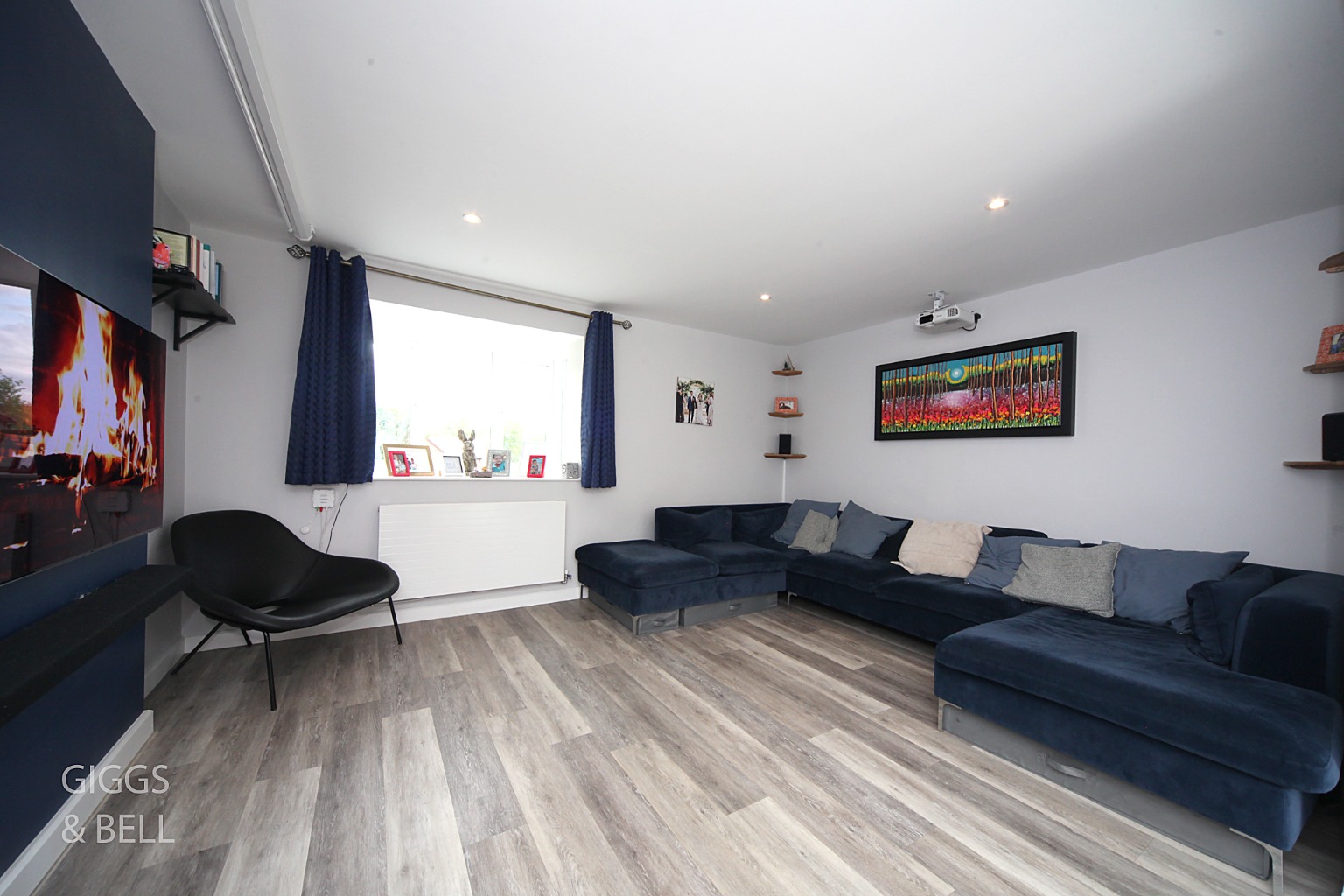 3 bed detached house for sale in Holly Farm Close, Luton 13