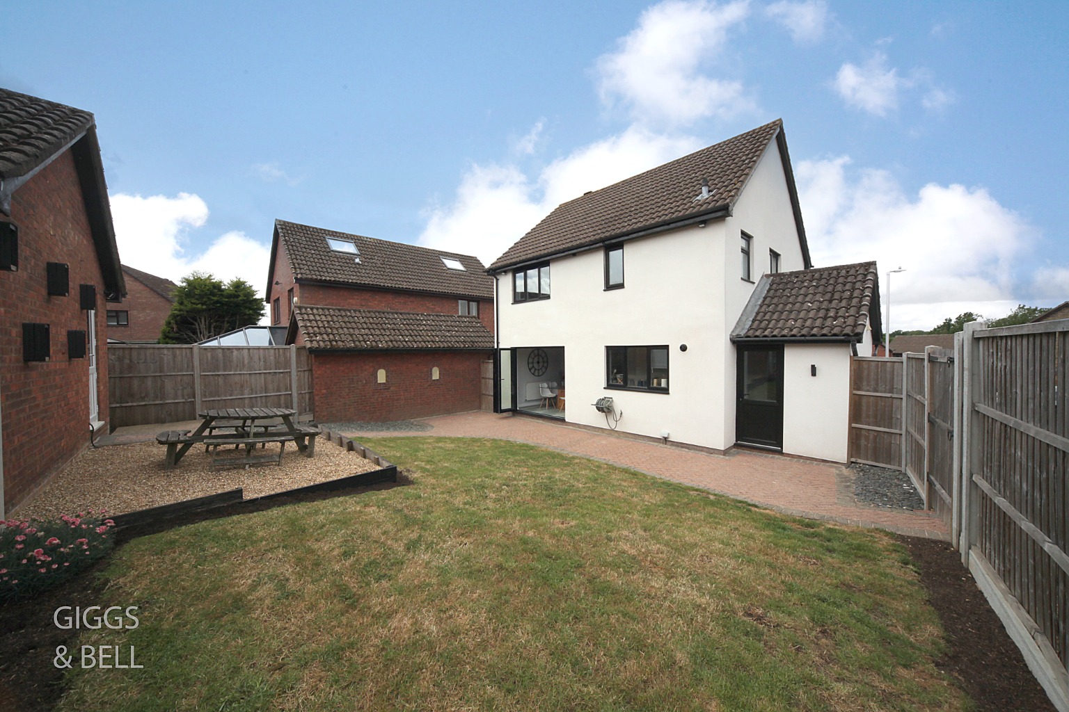 3 bed detached house for sale in Holly Farm Close, Luton 28