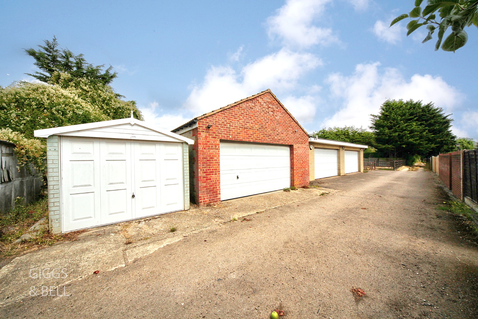 3 bed semi-detached house for sale in Crawley Green Road, Luton 24