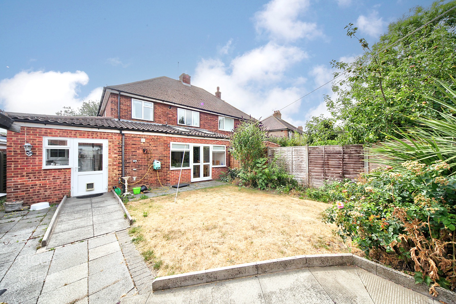 3 bed semi-detached house for sale in Crawley Green Road, Luton 22