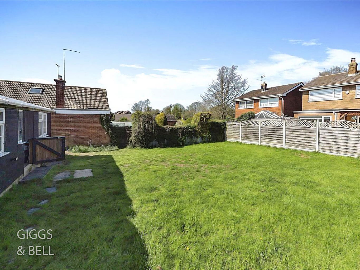 4 bed detached bungalow for sale in Lockhart Close, Dunstable 23