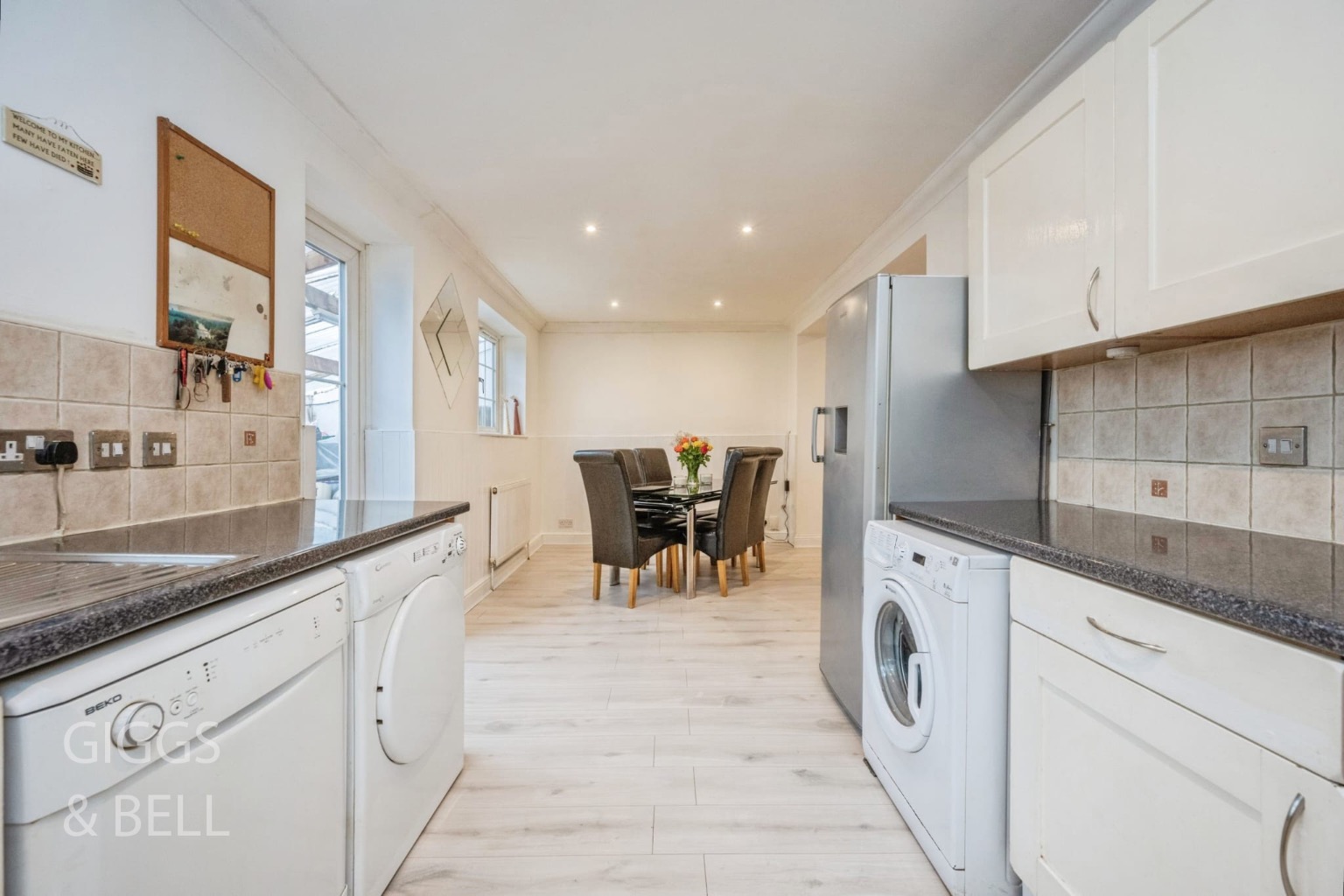 4 bed detached bungalow for sale in Lockhart Close, Dunstable 6