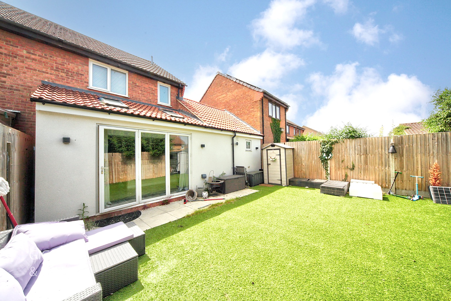 4 bed semi-detached house for sale in Victoria Drive, Bedfordshire  - Property Image 19