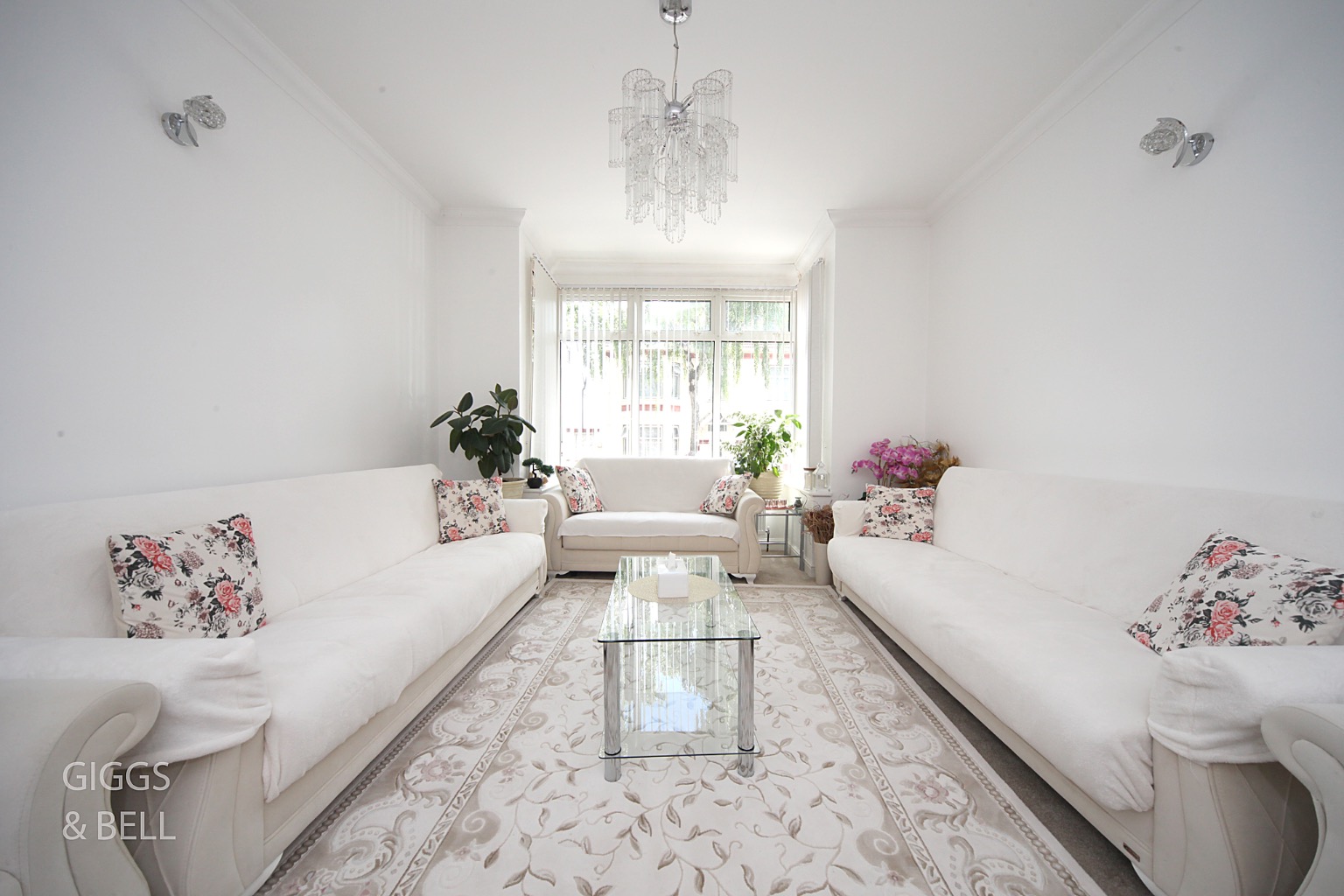 5 bed semi-detached house for sale in Conway Road, Luton  - Property Image 2
