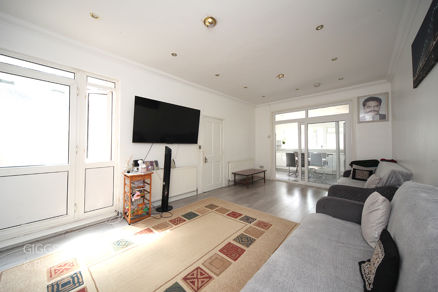 5 bed semi-detached house for sale in Conway Road, Luton 6