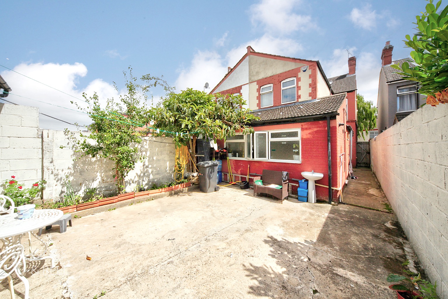 5 bed semi-detached house for sale in Conway Road, Luton  - Property Image 23